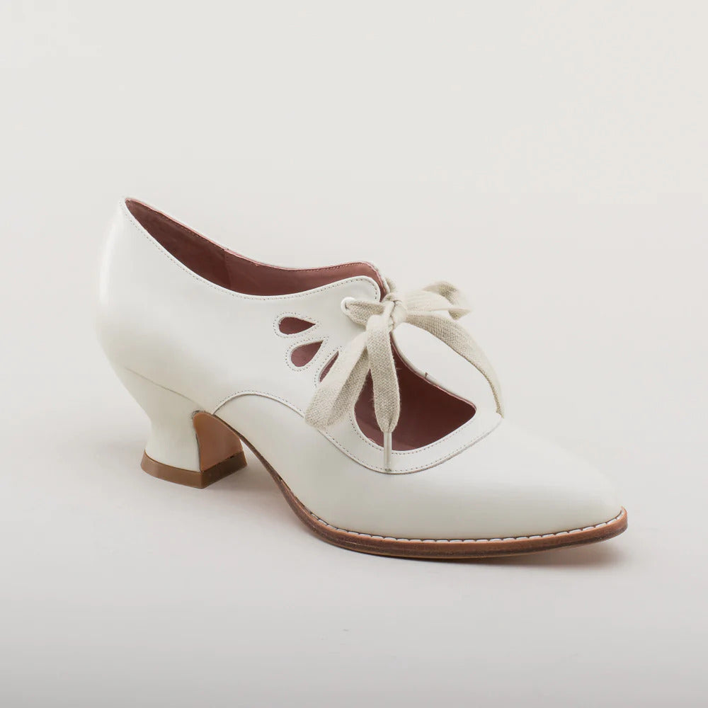Women's Vintage Lace-Up Leather Heels